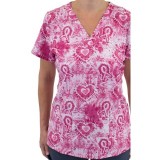 9810 Maevn Women's Printed V-Neck Top - Pink Strength