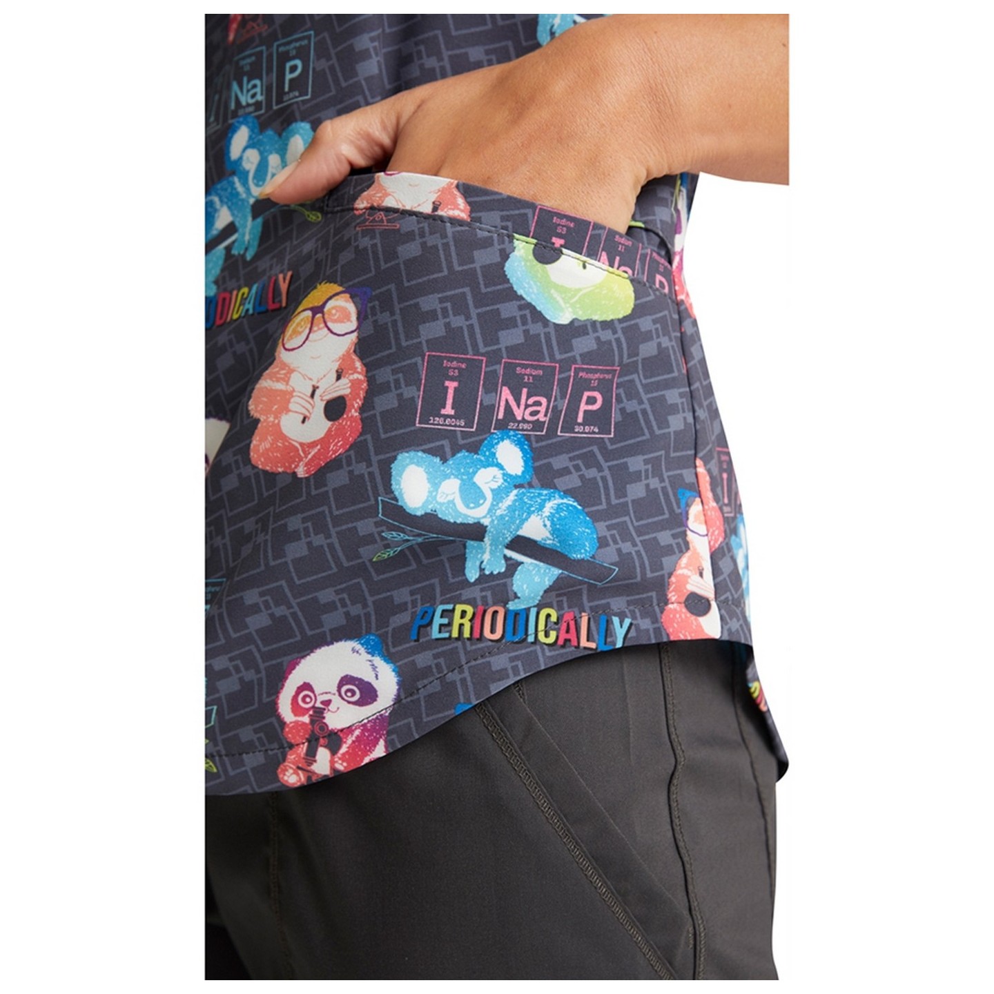 *VENTE FINALE CK637 Top à col V imprimé en Science Friends - Cherokee