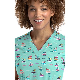 9810 Maevn Women's Printed V-Neck Top - Surf's Up