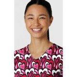 6147 WINK 2 Pocket V-Neck Print Top - Heart Flow
